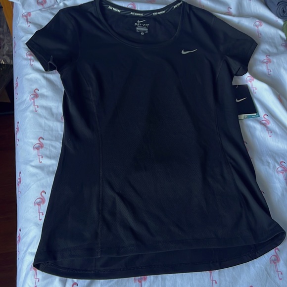 Nike small black T shirt Dri-FIT - Picture 2 of 5